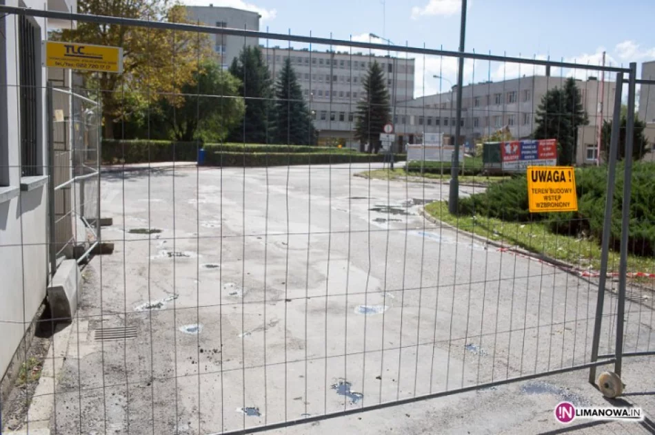 Nie parkować! To główny wjazd do szpitala - zdjęcie 2