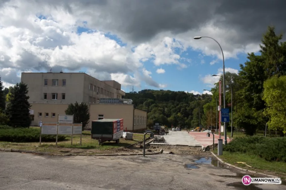 Nie parkować! To główny wjazd do szpitala - zdjęcie 4