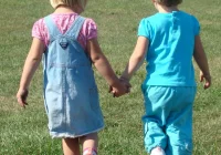 Bezpieczne dzieci w drodze do szkoły - zdjęcie główne