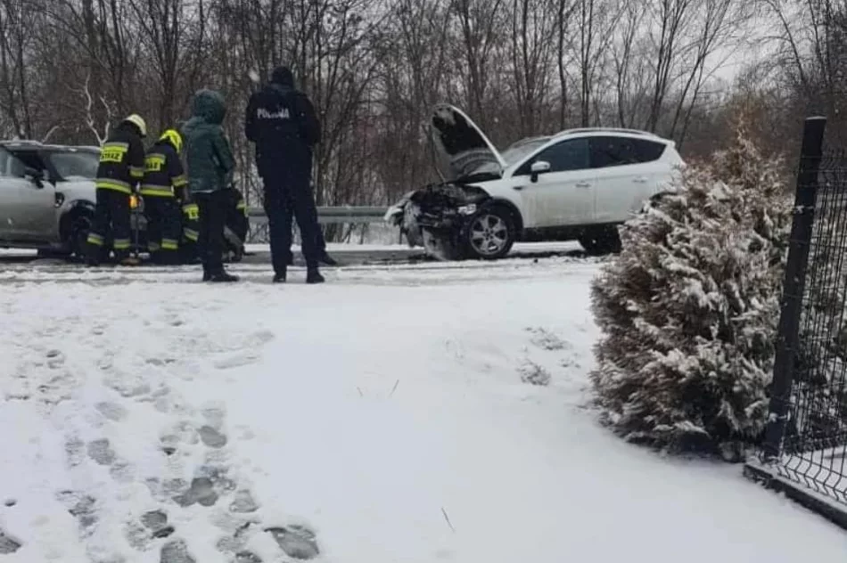 Trzy kolizje podczas śnieżycy - zdjęcie 2