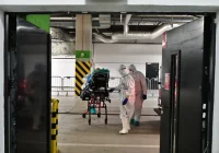 Opublikowano strategię walki z COVID-19 w piątej fali pandemii - zdjęcie główne