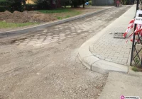 Nie będzie błota do szkoły. Asfalt jednak teraz - zdjęcie główne