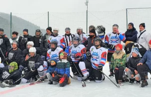 Hokej na lodzie w Tymbarku: wskrzeszają piękną sportową tradycję - Zdjęcie główne