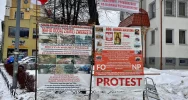 Rolnik protestuje przed sądem - zdjęcie 3