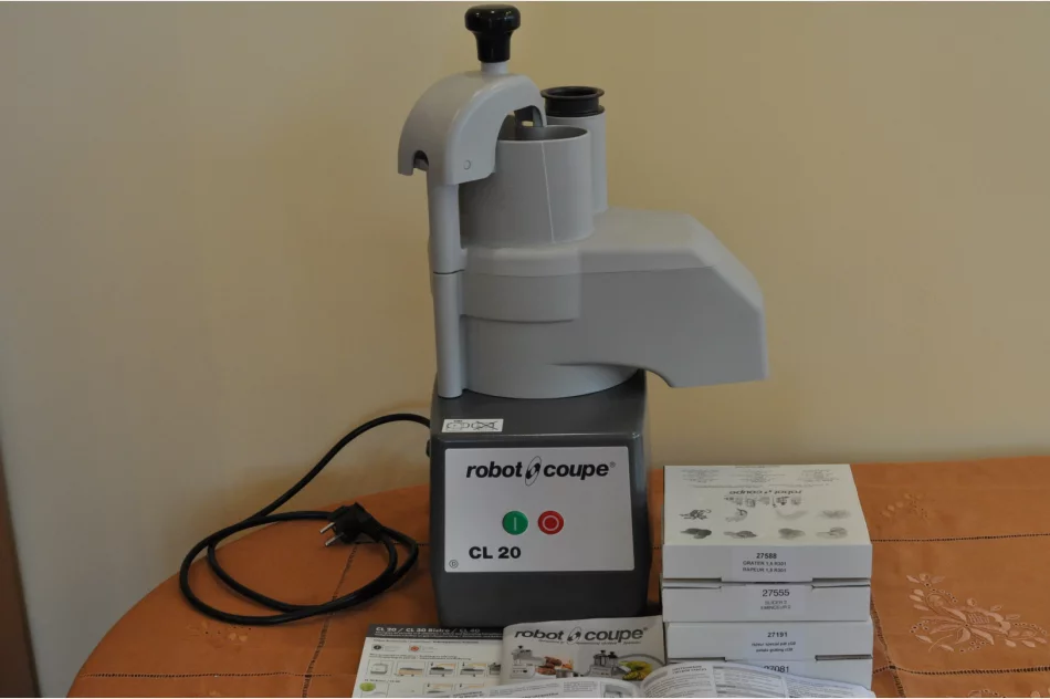 Profesjonalna szatkownica do warzyw i owoców ROBOT COUPE CL 20 - zdjęcie 1