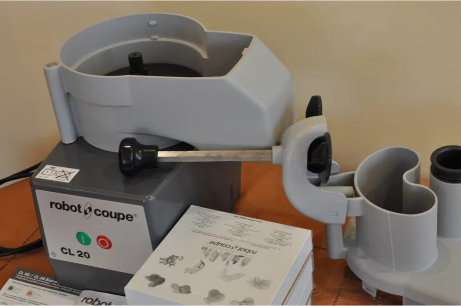 Profesjonalna szatkownica do warzyw i owoców ROBOT COUPE CL 20 - zdjęcie 3