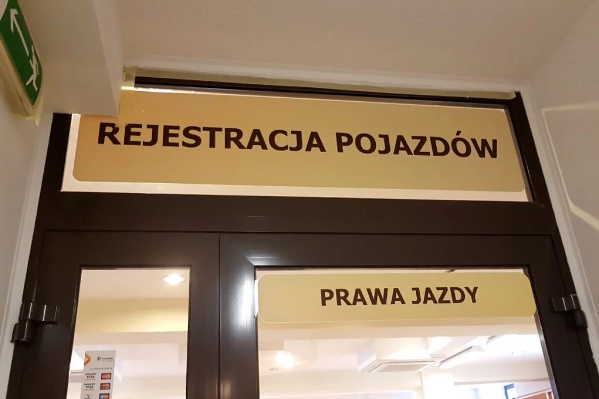 Rejestracja pojazdu tylko po wcześniejszym umówieniu wizyty przez sieć