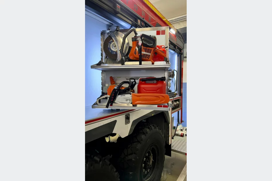 Nowy samochód za ponad 1 mln zł trafił do limanowskiej PSP - zdjęcie 3