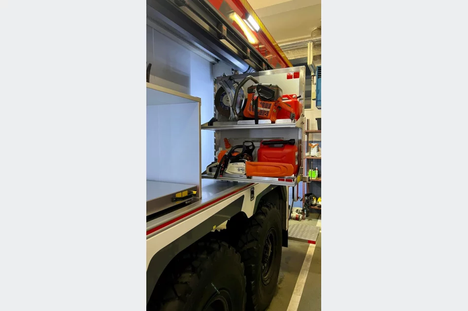 Nowy samochód za ponad 1 mln zł trafił do limanowskiej PSP - zdjęcie 5