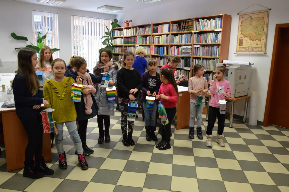 Ferie w bibliotece: zajęcia plastyczne i kulinarne dla dzieci - zdjęcie 4