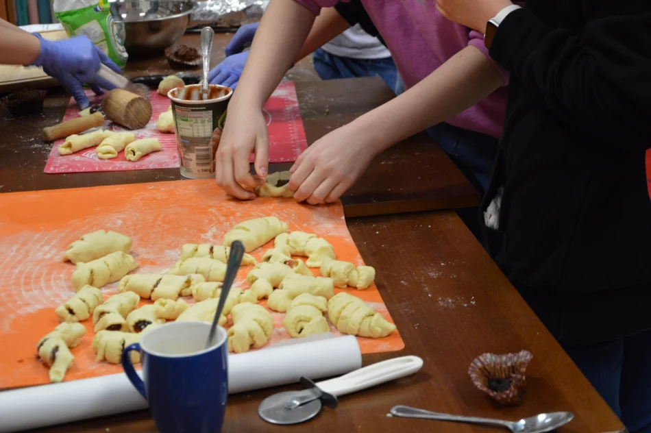 Ferie w bibliotece: zajęcia plastyczne i kulinarne dla dzieci - zdjęcie 10