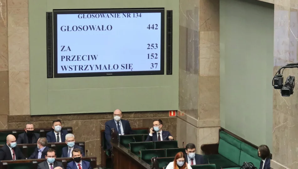 Niejednolite głosowanie posłów z regionu w sprawie "lex Kaczyński"  - zdjęcie 1