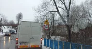 Ciężarówka nie zmieściła się pod wiaduktem - zdjęcie 2