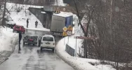 Ciężarówka nie zmieściła się pod wiaduktem - zdjęcie 4