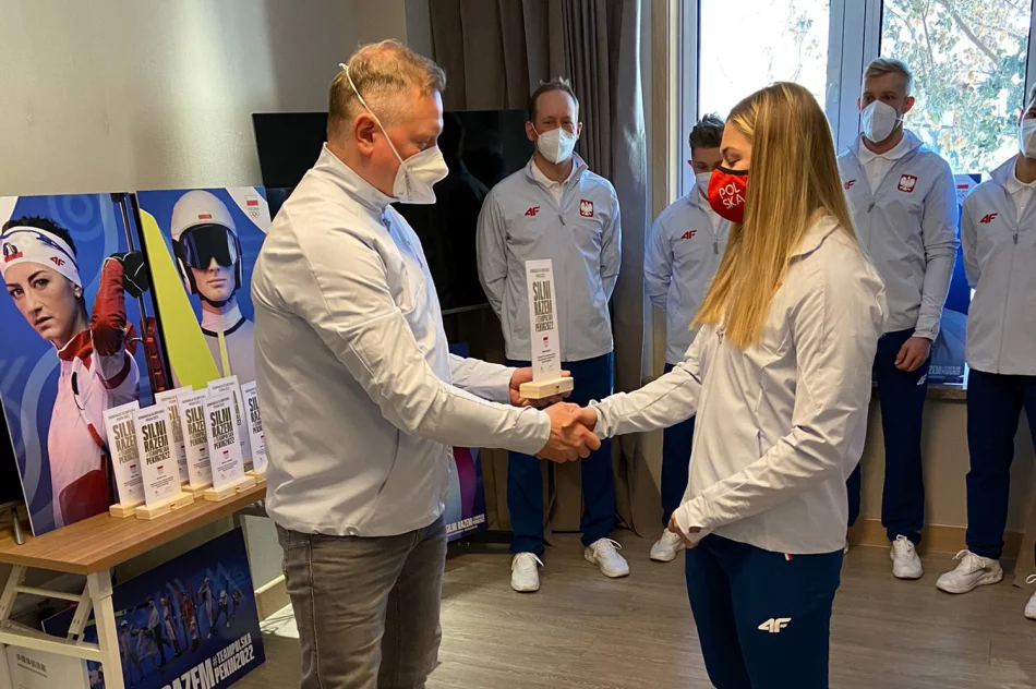 Ślubowanie przed Igrzyskami. Justyna Kowalczyk-Tekieli zaskoczona brakiem przestrzegania zasad sanitarnych - zdjęcie 2