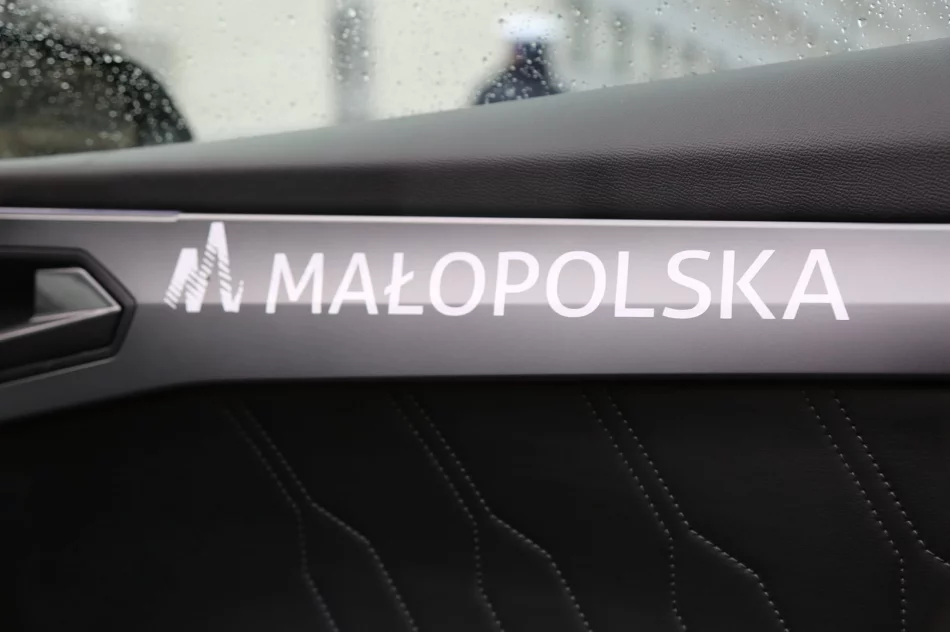 Nowy radiowóz dla grupy SPEED z regionu - zdjęcie 9