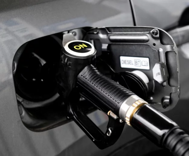 We wtorek maksymalne ceny paliw: benzyna Pb95 - 6,41 zł za litr, diesel - 7,37 zł za litr - zdjęcie główne