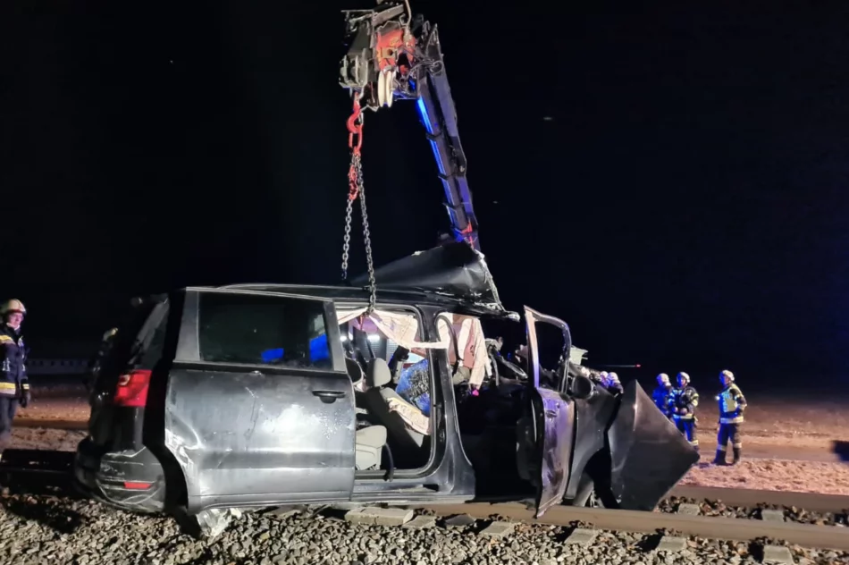 Zderzyli się z pociągiem w Austrii: zmarł 20-latek, 22-letni kierowca w szpitalu - zdjęcie 6