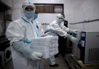 Omikron utrzymuje się na powierzchniach dłużej niż inne warianty - zdjęcie główne