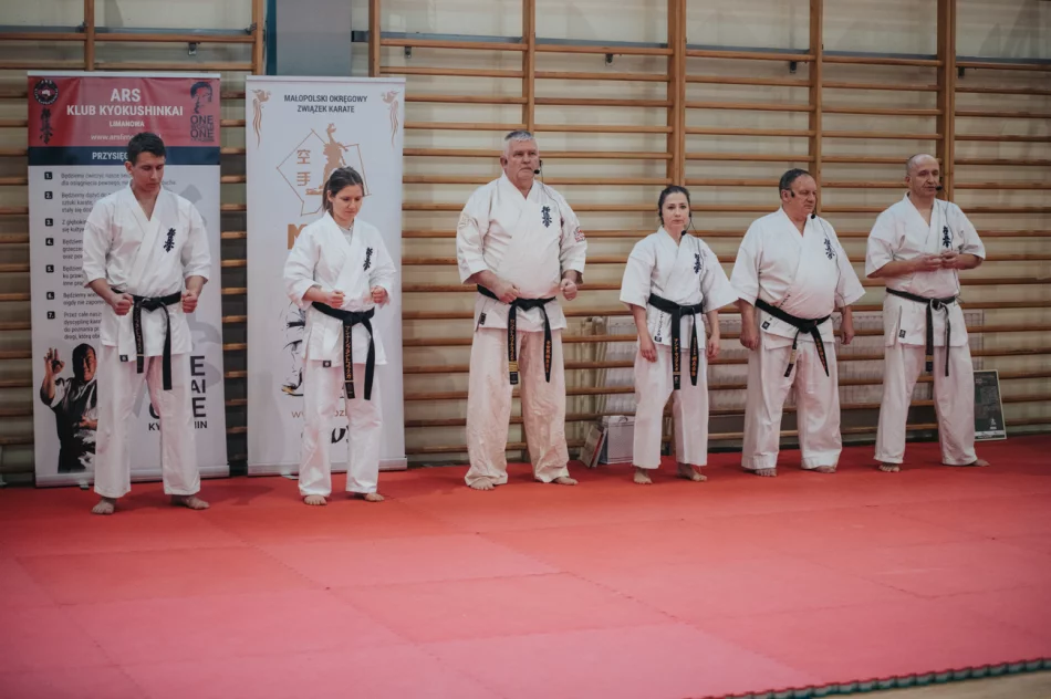 Ponad 120 karateków doskonaliło swoje umiejętności w Limanowej - zdjęcie 8