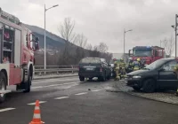Kolizja dwóch pojazdów na drodze wojewódzkiej - zdjęcie główne