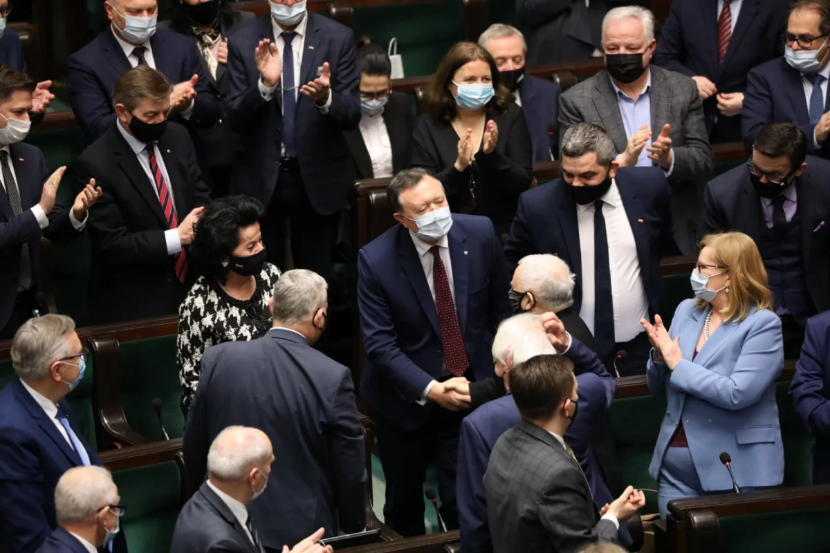 Sejm wybrał członka RPP. Polonista Wiesław Janczyk wygrał z ekonomistą Jakubem Borowskim