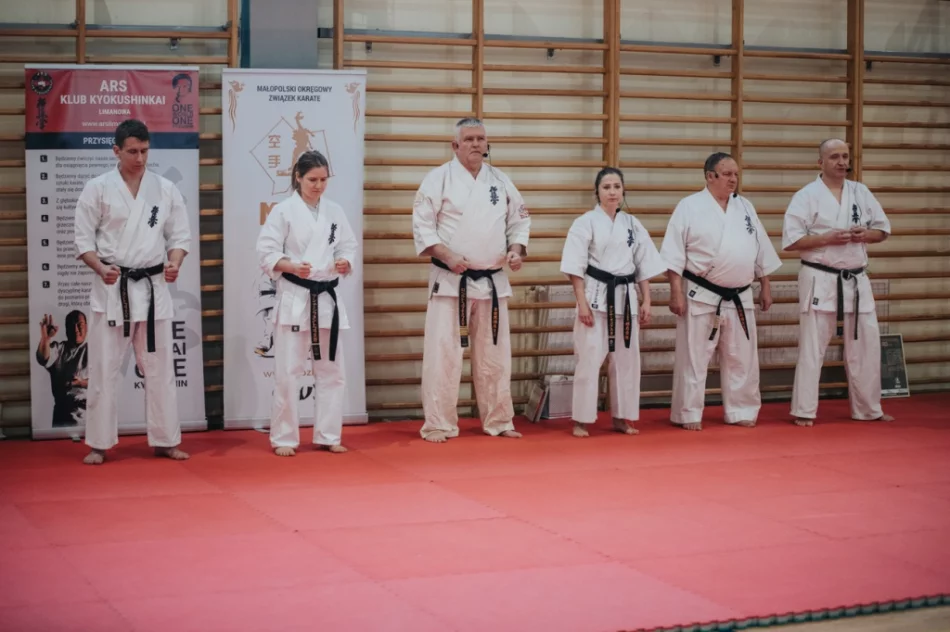 Karatecy z całego województwa spotkali się na Limanowszczyźnie - zdjęcie 11