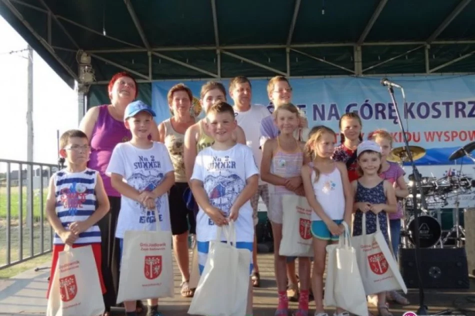 Kostrza w upale z tysiącem turystów - zdjęcie 4