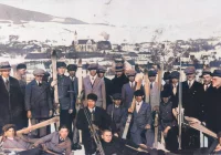 Wieloletnia tradycja skakania na nartach - zobacz unikatową fotografię - zdjęcie główne