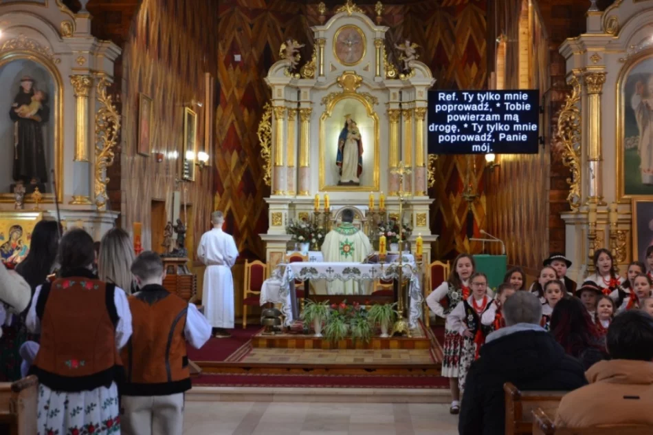 Zadbali o wyjątkową oprawę Mszy św. i lokalne rękodzieło - zdjęcie 11