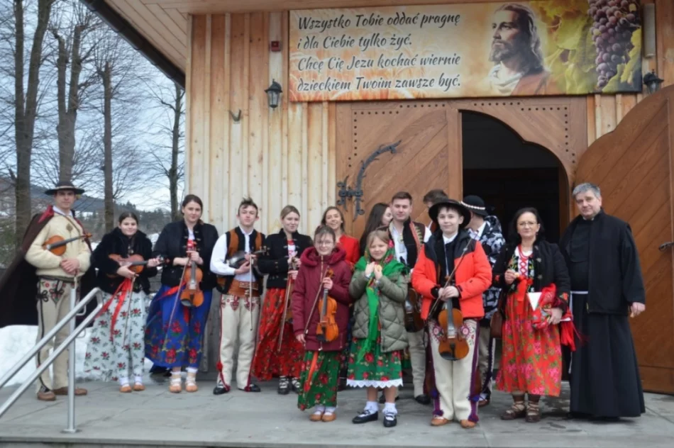 Zadbali o wyjątkową oprawę Mszy św. i lokalne rękodzieło - zdjęcie 18