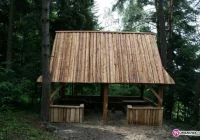 Nowa wiata turystyczna na szlaku - zdjęcie główne