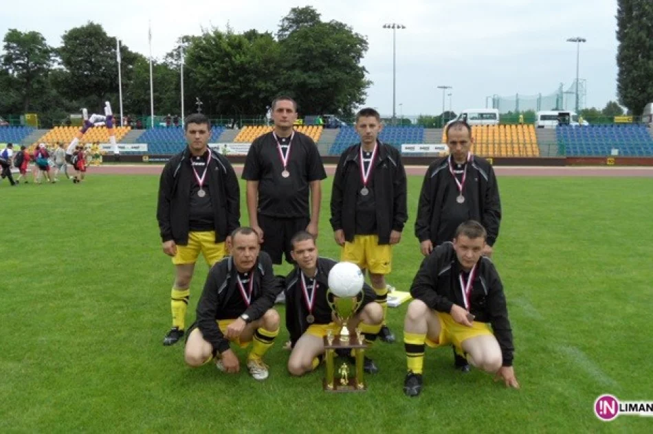 IV miejsce piłkarzy z DPS-u - zdjęcie 2