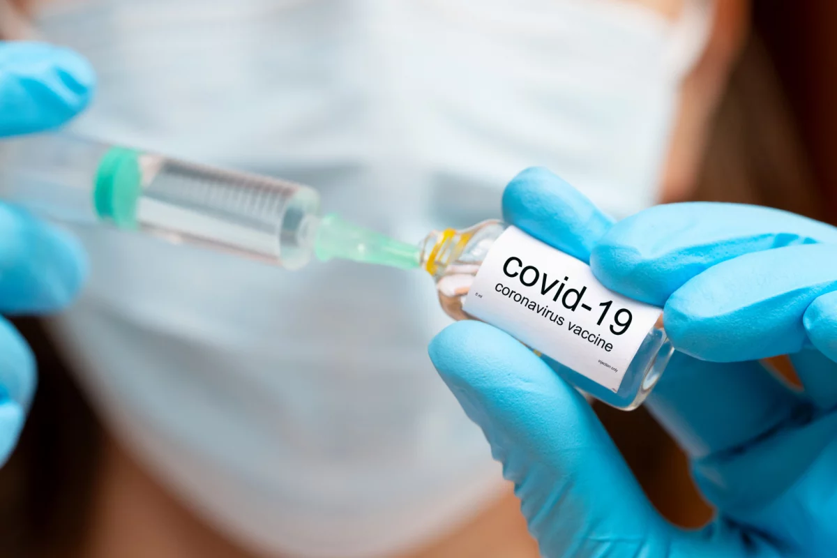 Osoby zaszczepione mniej narażone na długi Covid
