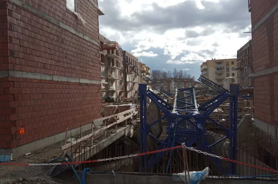 Dwie osoby nie żyją (nagranie upadającego dźwigu). W całej Małopolsce będą kontrole - zdjęcie 3