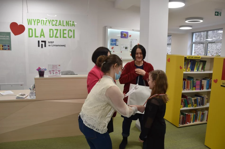 W MBP w Limanowej podsumowano konkurs „Tobie książko, przyrzekamy!” - zdjęcie 2