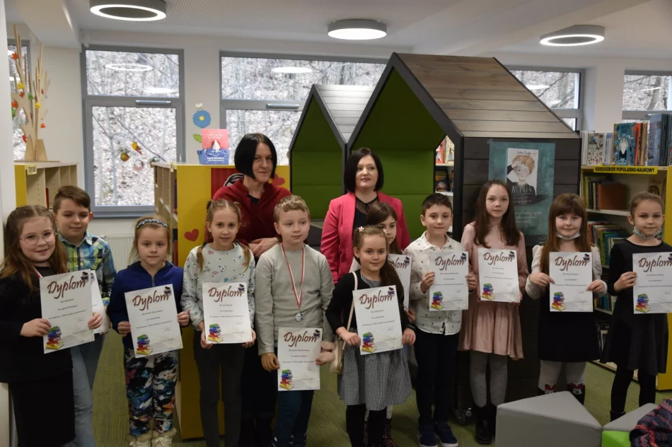 W MBP w Limanowej podsumowano konkurs „Tobie książko, przyrzekamy!” - zdjęcie 13