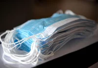 W marcu możliwe ograniczanie części obostrzeń, maseczki zostaną - zdjęcie główne