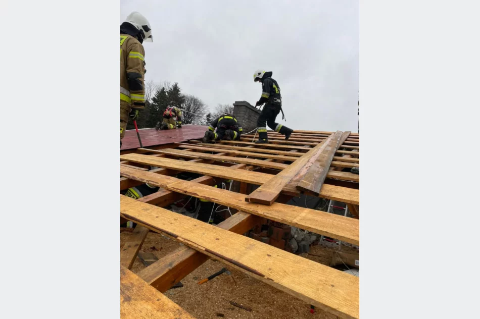 Wichury w powiecie: łącznie 78 zdarzeń, uszkodzonych 27 budynków - zdjęcie 6