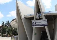 Tłumy turystów w buzodromie - zdjęcie główne