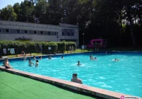 Basen nad parkiem bezpłatny - zdjęcie główne