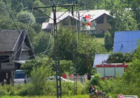 Paralotniarz zawisł na liniach średniego napięcia - zdjęcie główne