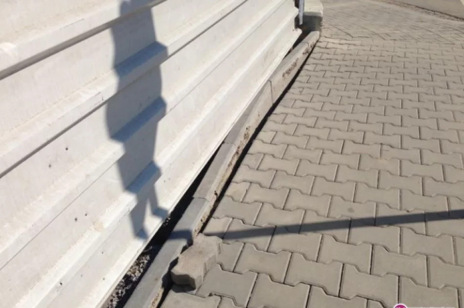 Budowa uszkodziła chodnik - zdjęcie 2