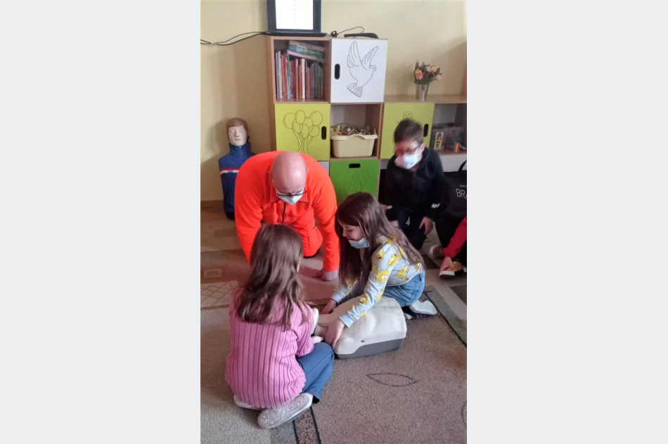 Akcja „Ratownicy ze świetlicy” w SP nr 2 w ramach Międzynarodowego Dnia Numeru Alarmowego 112 - zdjęcie 7