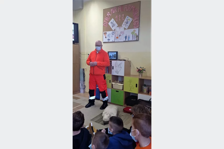 Akcja „Ratownicy ze świetlicy” w SP nr 2 w ramach Międzynarodowego Dnia Numeru Alarmowego 112 - zdjęcie 9