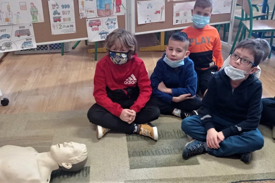 Akcja „Ratownicy ze świetlicy” w SP nr 2 w ramach Międzynarodowego Dnia Numeru Alarmowego 112 - zdjęcie 11