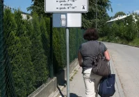 Uderzył głową  w znak, trafił do szpitala - zdjęcie główne