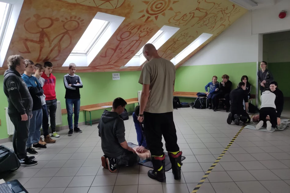 Zorganizowali uczniom szkolenie z obrony cywilnej - zdjęcie 4