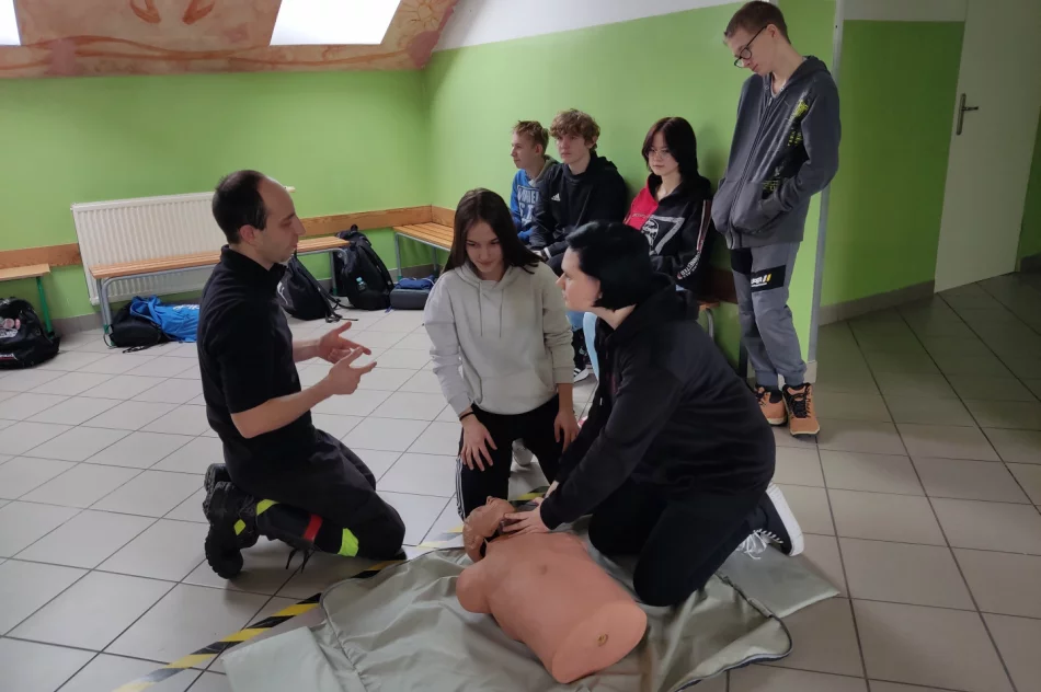 Zorganizowali uczniom szkolenie z obrony cywilnej - zdjęcie 5