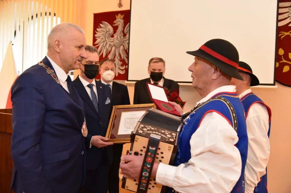 Samorząd uhonorował zespół regionalny - zdjęcie 2
